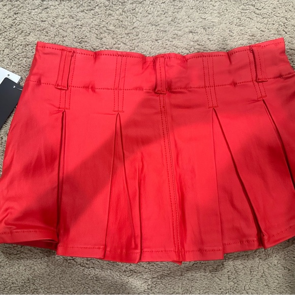 “New”Red Madden Girl Zippered Skort sizeM - Picture 2 of 3